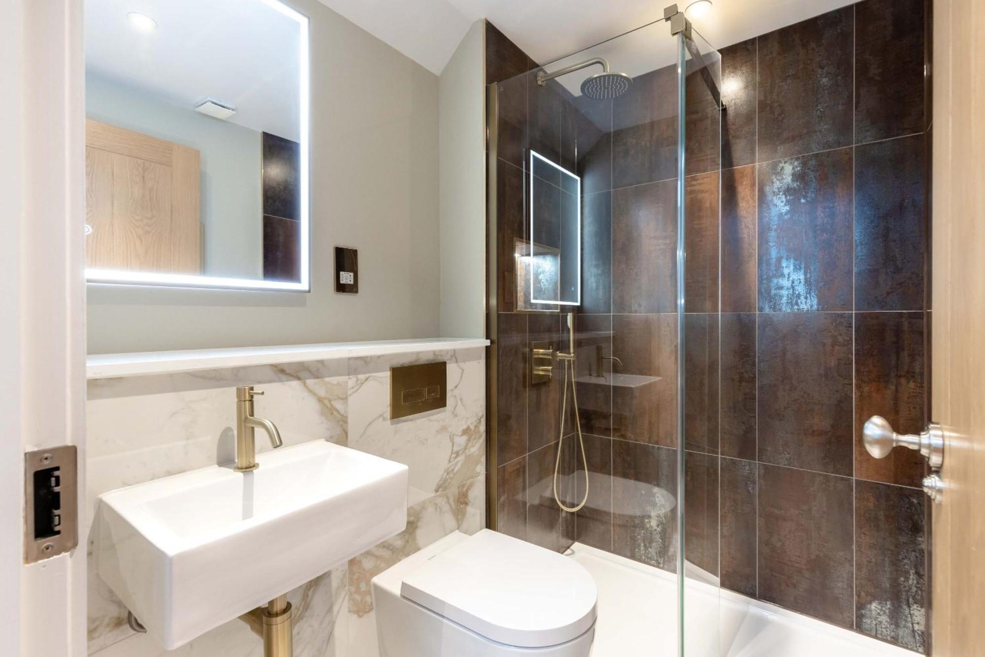 Dragon Suites - City Centre 2 Bed Luxury Mews House เอดินบะระ ภายนอก รูปภาพ