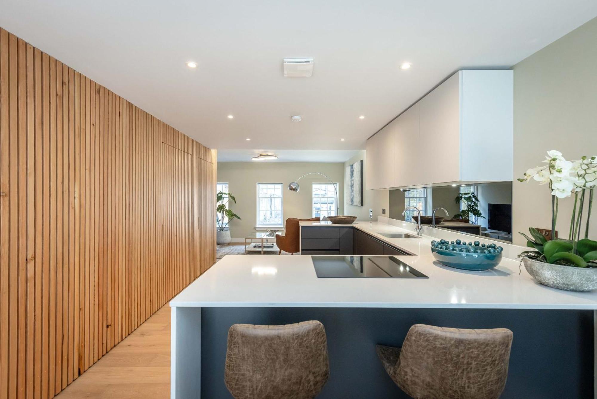 Dragon Suites - City Centre 2 Bed Luxury Mews House เอดินบะระ ภายนอก รูปภาพ
